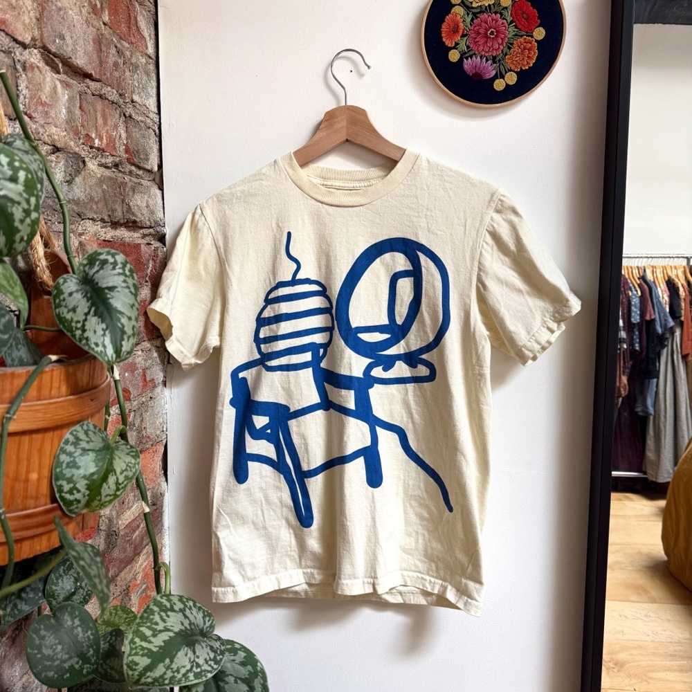 At The Moment | Living Room Sketch Tee - Picture 2 of 5